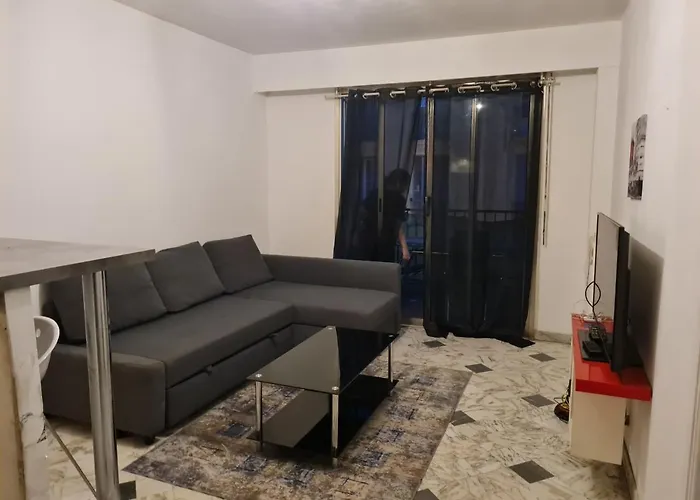 Et Au Calme Apartment Nice